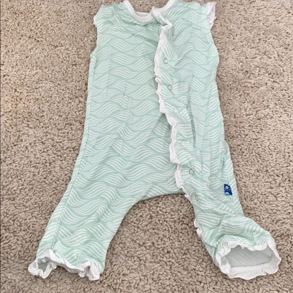 KicKee pants romper 3-6m